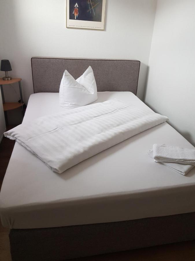 Hotel Zur Altstadt Calbe Buitenkant foto