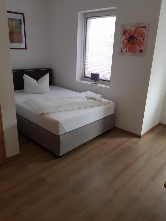Hotel Zur Altstadt Calbe Buitenkant foto