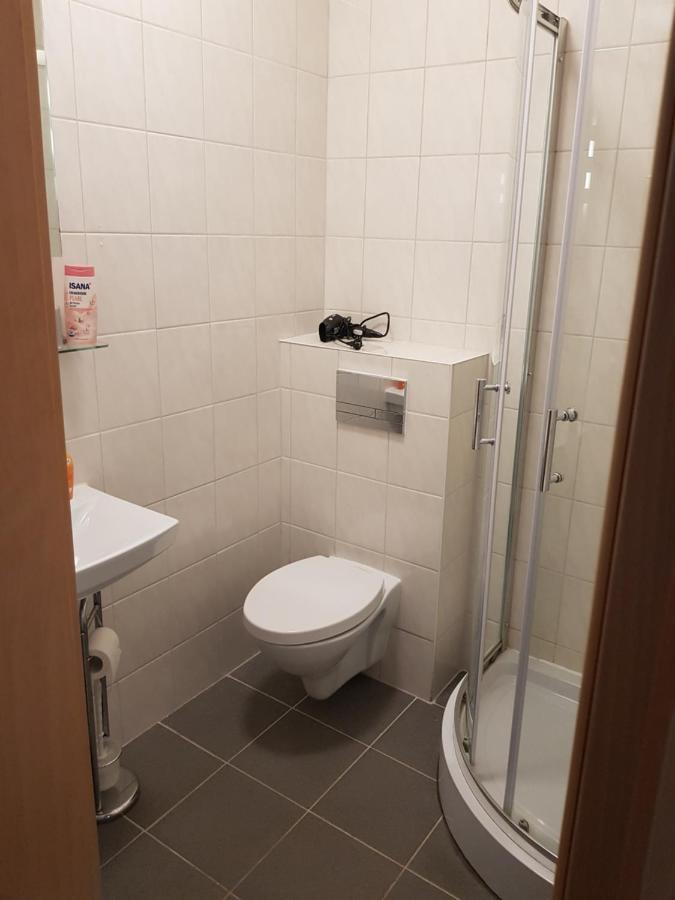 Hotel Zur Altstadt Calbe Buitenkant foto