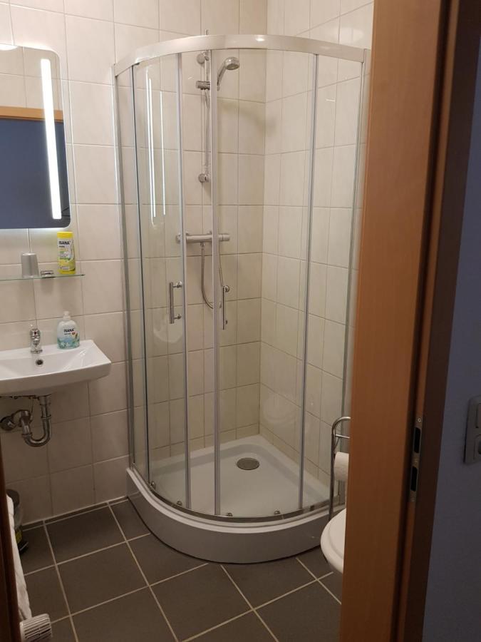 Hotel Zur Altstadt Calbe Buitenkant foto