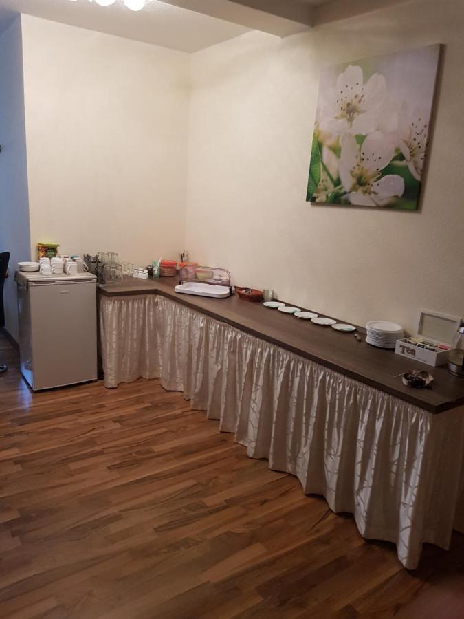 Hotel Zur Altstadt Calbe Buitenkant foto