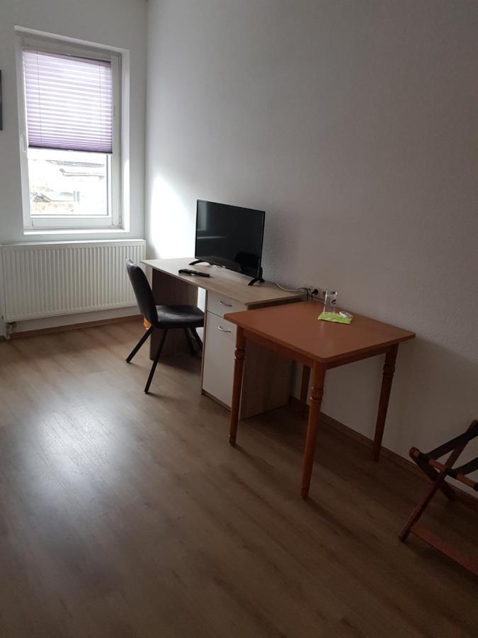 Hotel Zur Altstadt Calbe Buitenkant foto